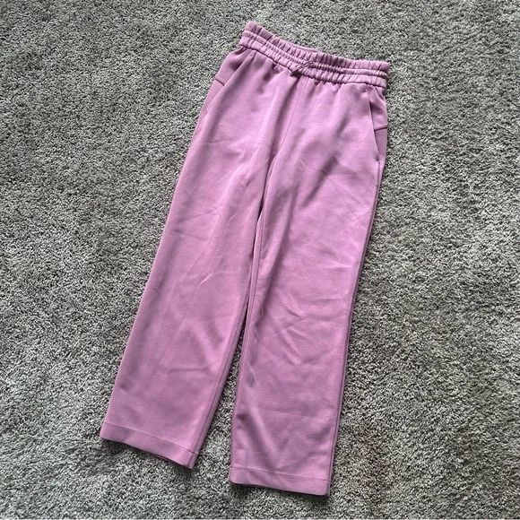 lululemon athletica Cropped Straight-Leg Softstreme in Dusty Pink - Picture 2 of 5